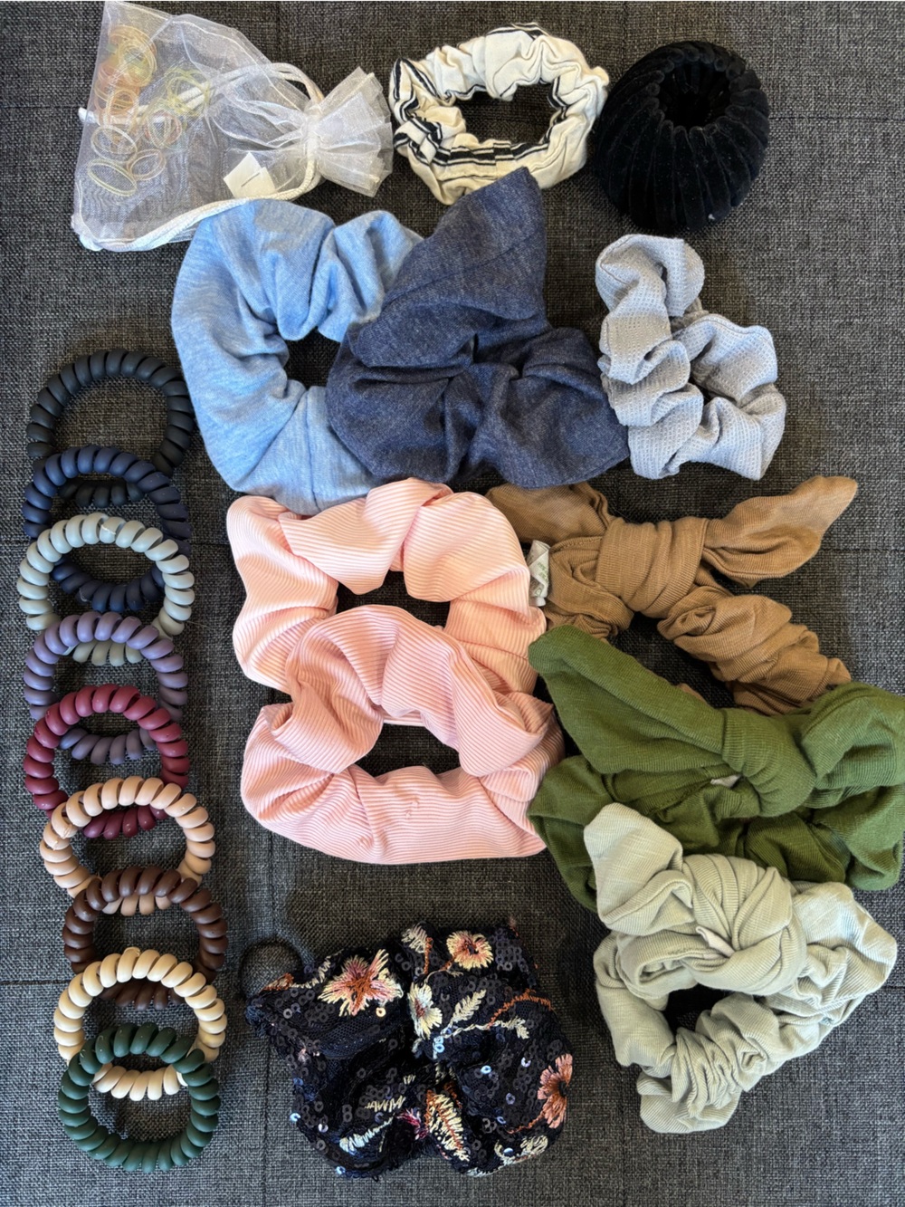 Hair Ties & Scrunchies | Various Colors, Brands, Sizes, & Conditions